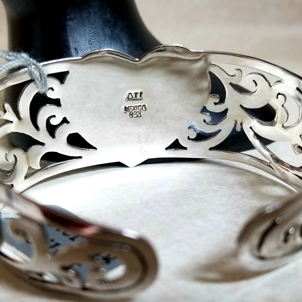 NWOT STERLING SILVER SCROLL HEART CUFF BRACELET - Picture 7 of 7